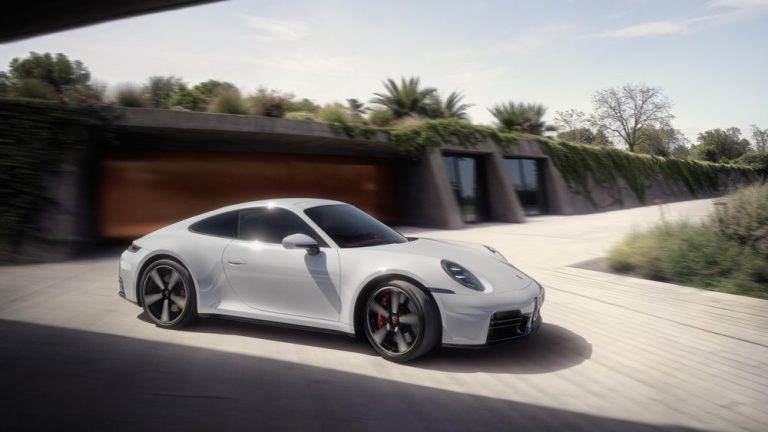 Новиот Порше 911 Карера С со перформанси како стариот ГТС