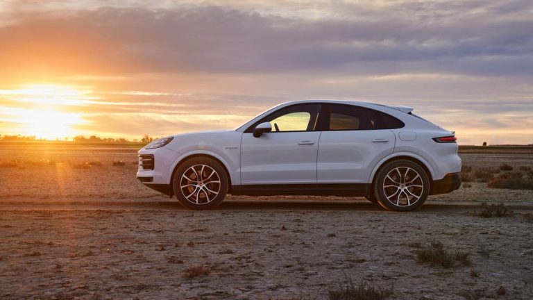 Porsche продаде повеќе возила, заработи повеќе