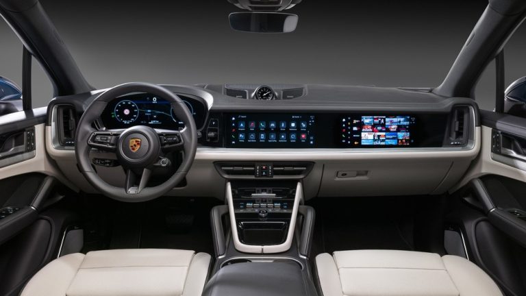 Новиот Porsche Driver Experience го има своето деби во Cayenne