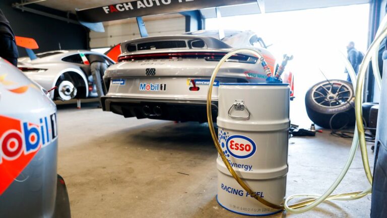 Синтетски горива за тркачките автомобили на Porsche во суперкупот