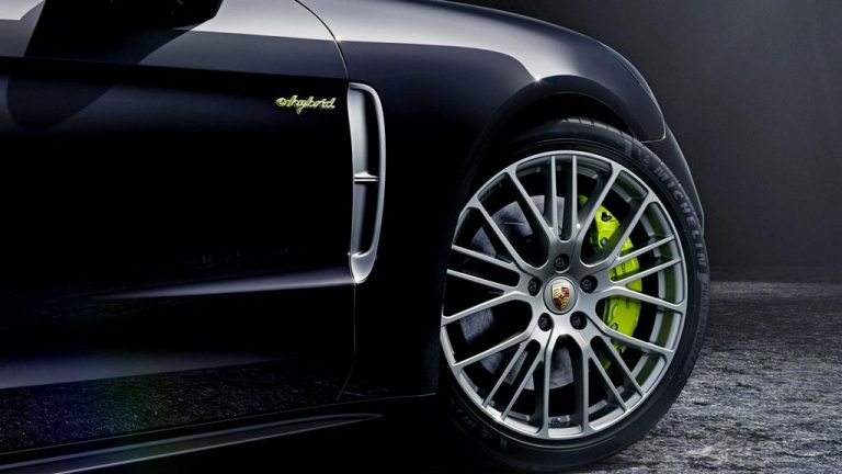 Porsche Panamera во платинесто издание