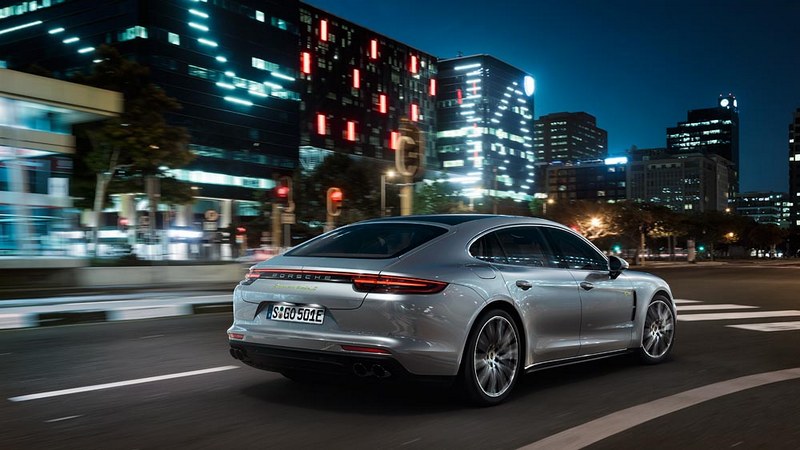 Porsche Panamera Turbo S-E Hybrid