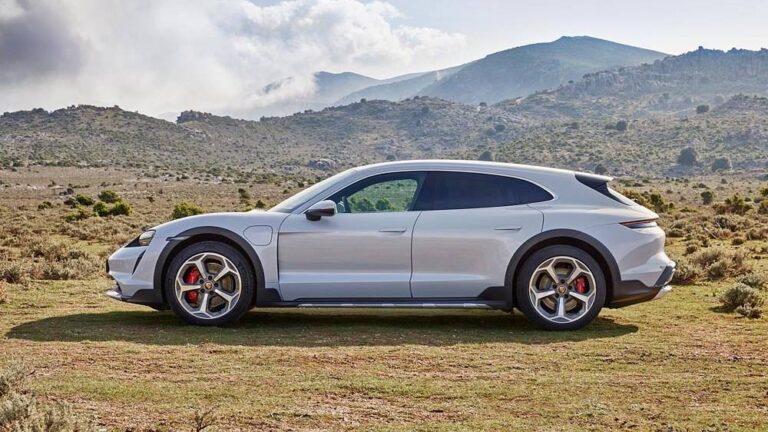 Porsche Taycan Cross Turismo струјата го вози насекаде