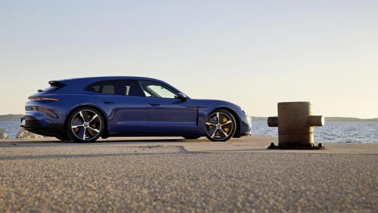 Sport Turismo е трета каросериска изведба на Porsche Taycan