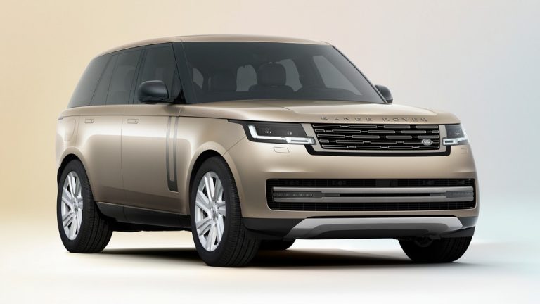 Новиот Range Rover изгледа салонски, но пак е шампион на теренот