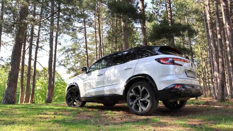 Тест · Renault Austral Techno Esprit Alpine 160