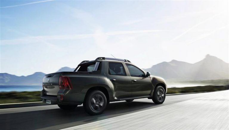 Пикап од Dacia Duster и спортско Sandero со 145 КС на салонот во Бразил