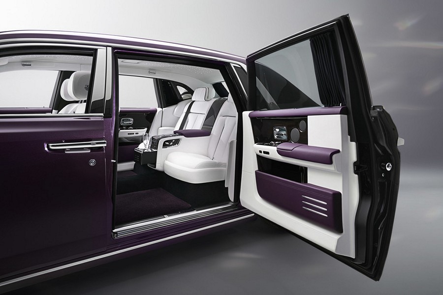 Rolls-Royce Phantom VIII 3954 Rolls-Royce Phantom VIII