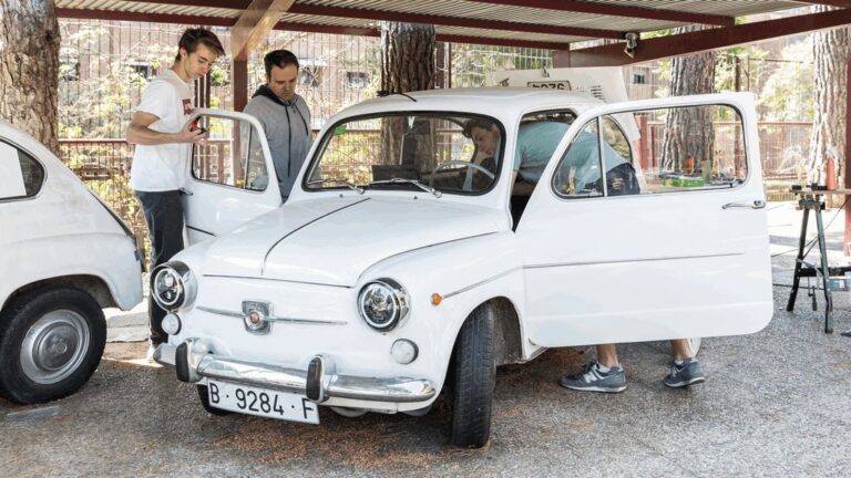 Seat 600 електрично фиќо средношколци мадрид