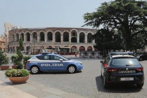 seat leon policija
