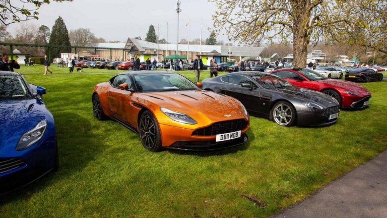 Simply Aston Martin 2019