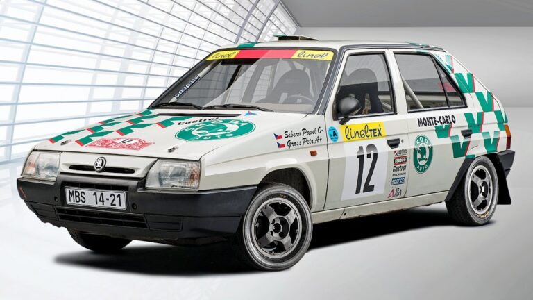 Тркачката Škoda Favorit постигнуваше брзини до 240 km/h