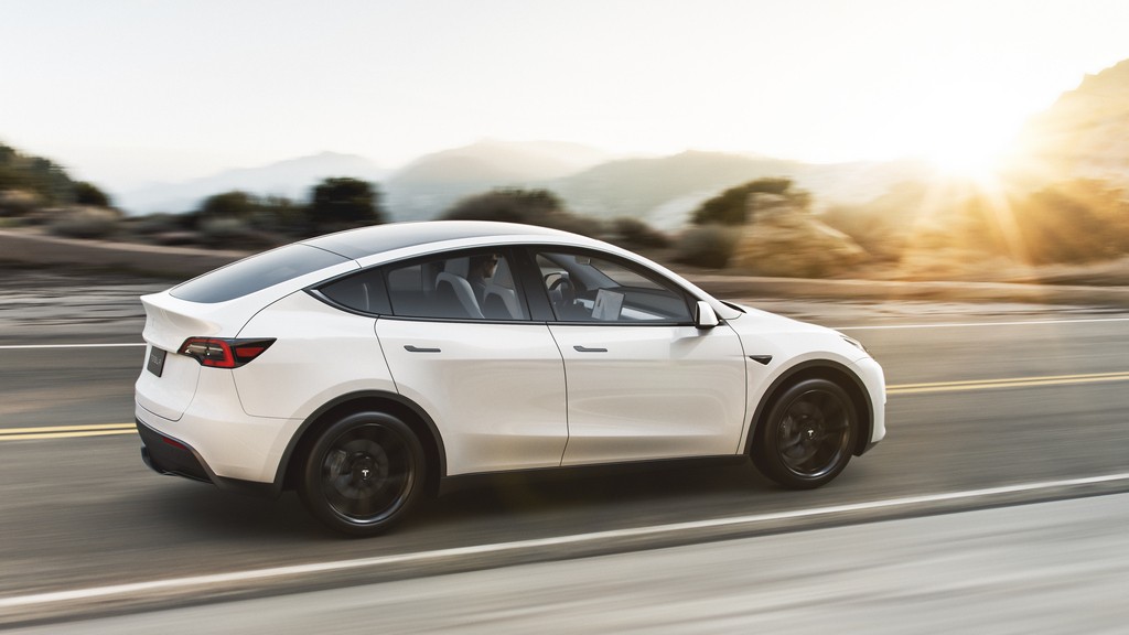 Tesla Model Y bela