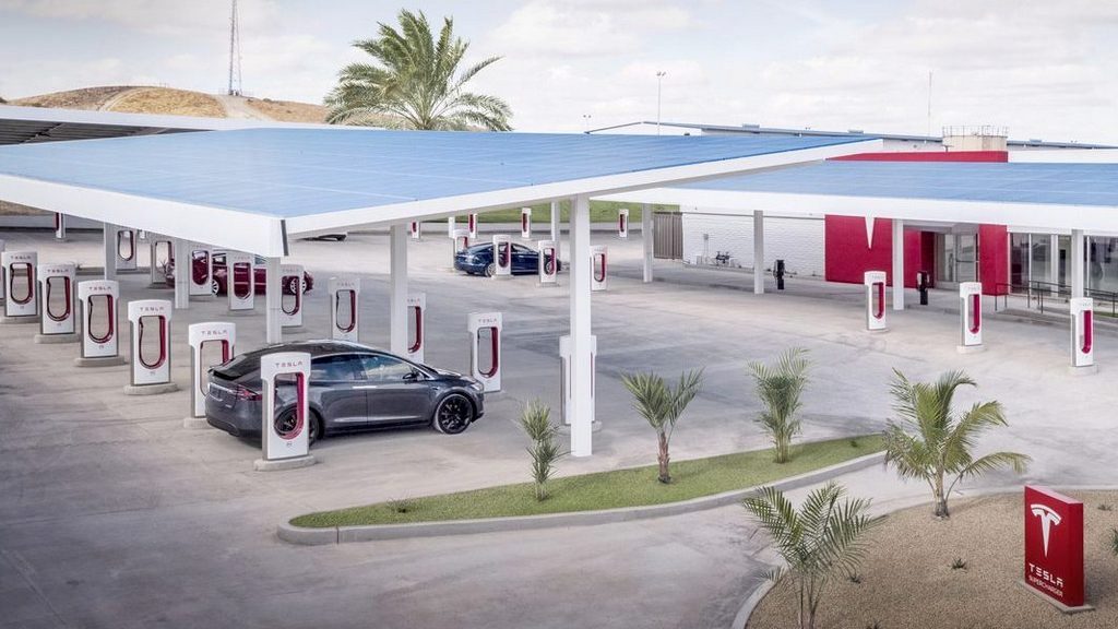 Tesla одбележа поставување на 20-илјадитиот суперполнач Tesla одбележа поставување на 20-илјадитиот суперполнач