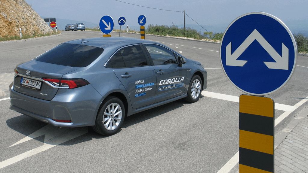 Toyota Corolla 1.8 Hybrid Test 00008 Toyota Corolla најпродавани модели