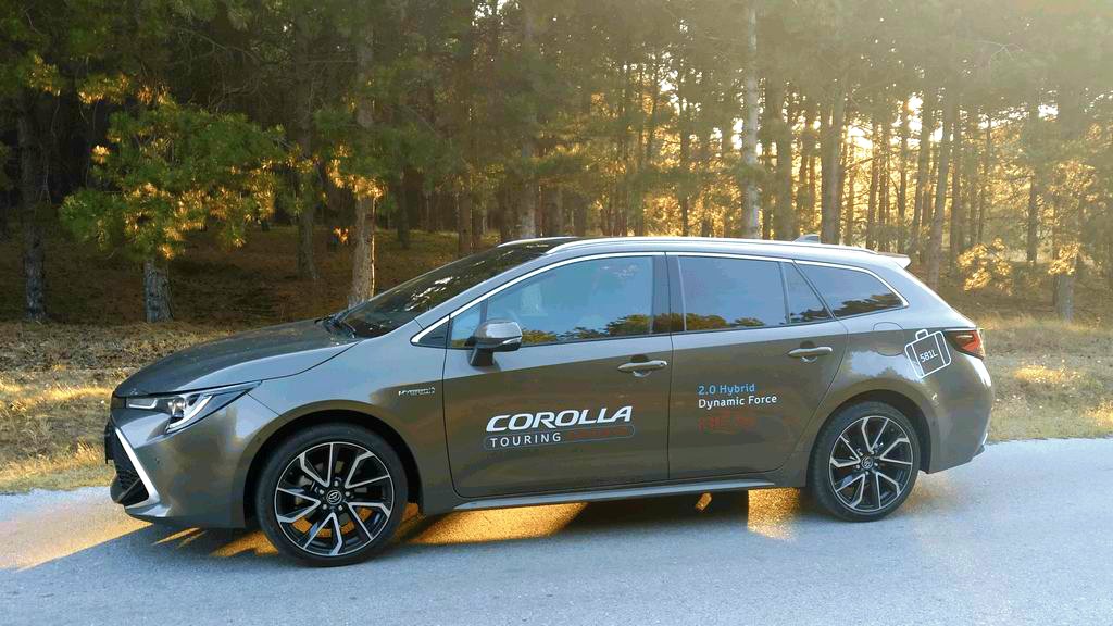 Toyota Corolla 2.0 Hybrid Touring Sports test продажба хибриди