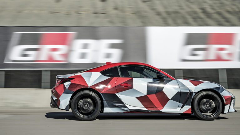 Ако е Toyota GR, единствено е: Купето GR 86 подготвено за старт