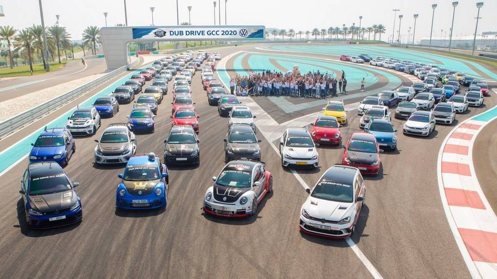 Volkswagen DubDrive Abudabi 1 Средба на GTI како сите други, но во Абу Даби