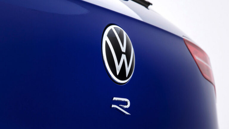 Volkswagen Golf R 8 pred