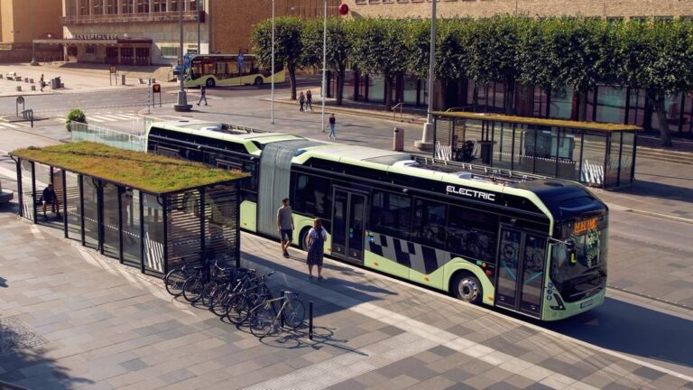 Volvo 7900 Electric Articulated Bus stop