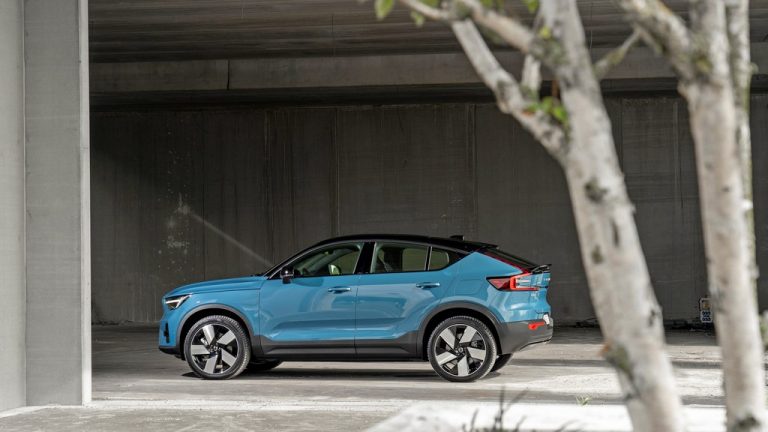 Третина од продажбата на Volvo се електрични и хибридни автомобили