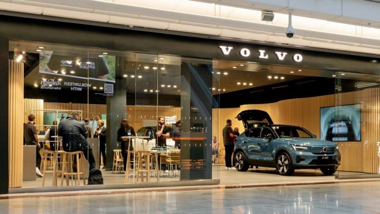 Во студиото на Volvo во Лондон е исто како да се влегува во кафуле