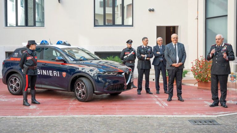 Alfa Romeo Tonale во возниот парк на карабиниерите