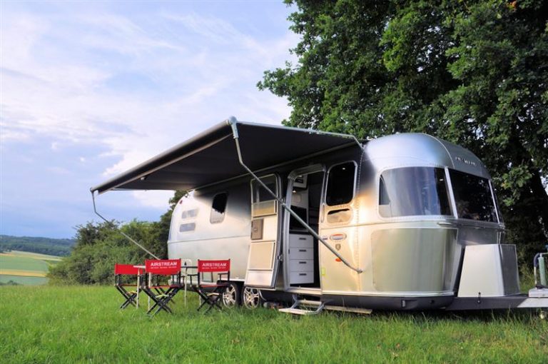 Airstream: Летување во кампинг приколка и со стил