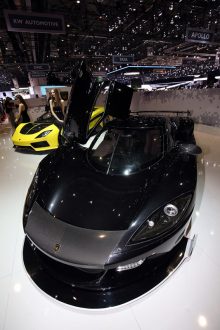 Arash AF10 Hybrid ветува 2080 коњски сили. Засега останува само на ветување, во замена може да се земе „стандардниот“ AF10 со 900 КС