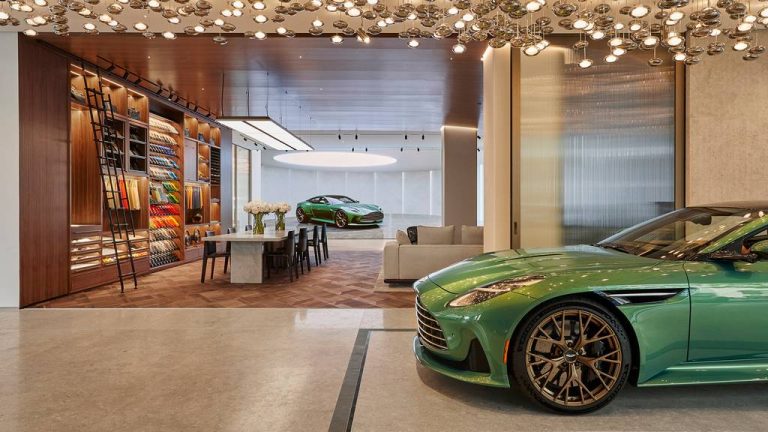 Директорот на Geely доби место во управниот одбор на Aston Martin