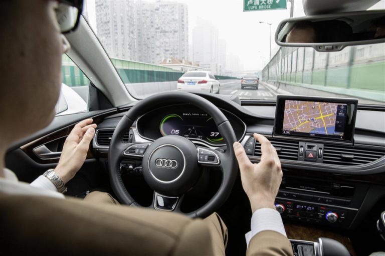 Ова Audi се радува на секој застој на патот
