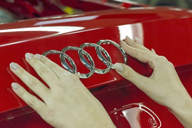 Audi ќе користи батерии од LG и Samsung за електричниот кросовер