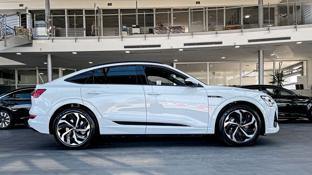 audi e-tron Sportback 06