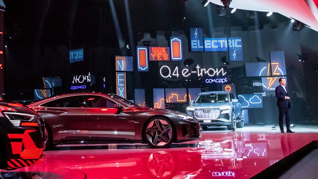 audi salon zeneva 19 audi salon zeneva 19, продажба на автомобили во Швајцарија