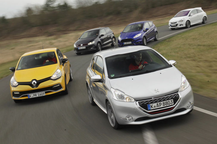 auto bild sporedba peugeot 208