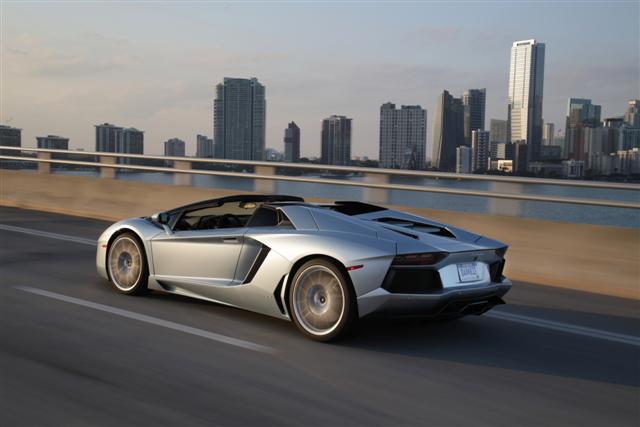 aventador_roadster