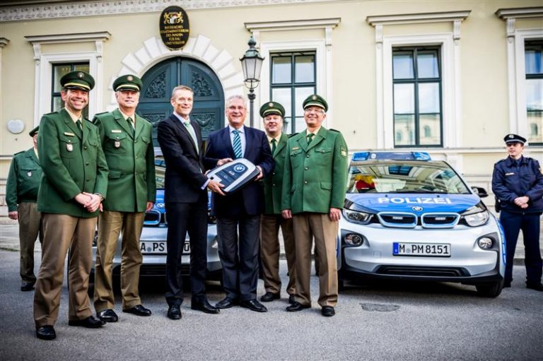 Баварската полиција ќе вози електричен BMW i3