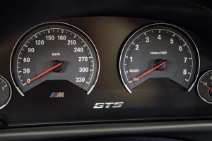 Крајната брзина е ограничена електронски на 305 km/h