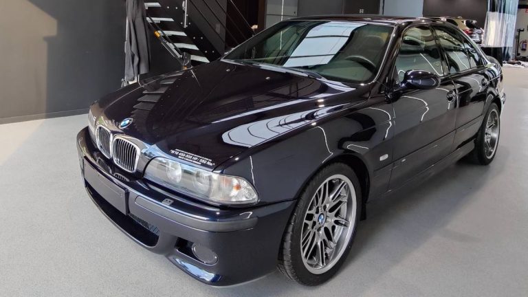 Како се случи ова BMW M5 да добие мотор W10 од Volkswagen