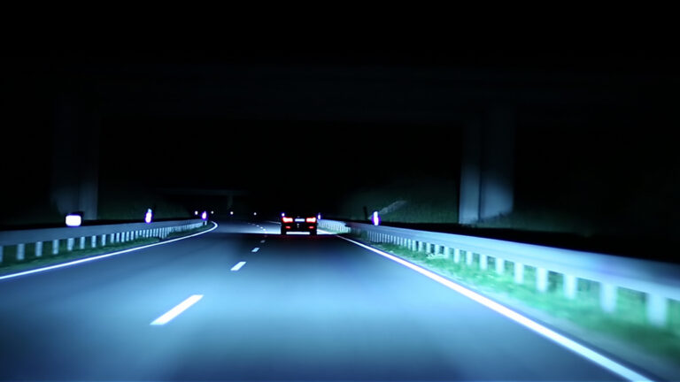 LED-светлата станаа стандард, врвот се ласерски и матрични светла