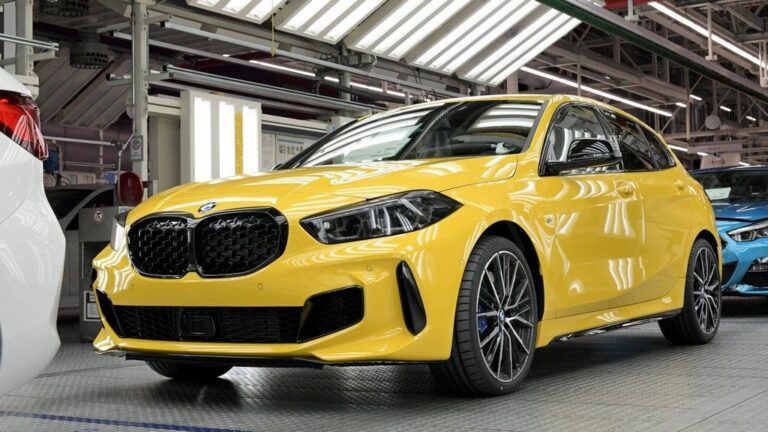 BMW ги лакира Серија 1 и 2 во најнеобични бои