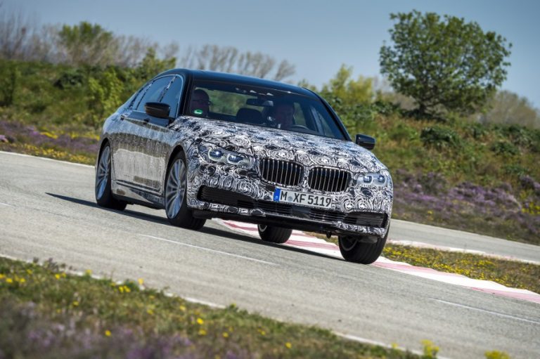 Новата серија 7: Знаменосецот на BMW е подготвен за премиерата во септември