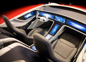 Bosch најверно покажува како ќе се одвива развојот на кокпитот: Со огромни дисплеи по целата кабина