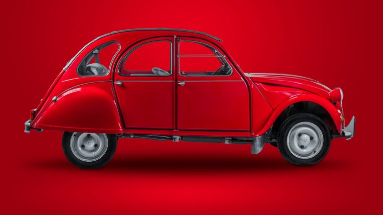 Историски, иконски, легендарен: Citroën прославува 75 години на 2CV