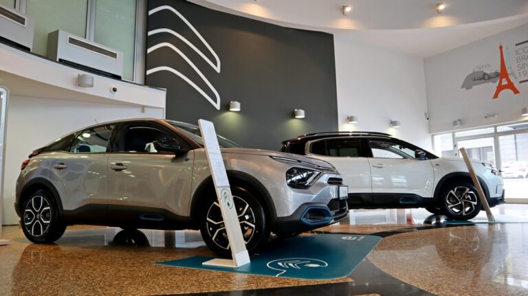 Електричниот погон му прилега на Citroen: C4 на струја и C5 Aircross на струја и бензин во Автонова