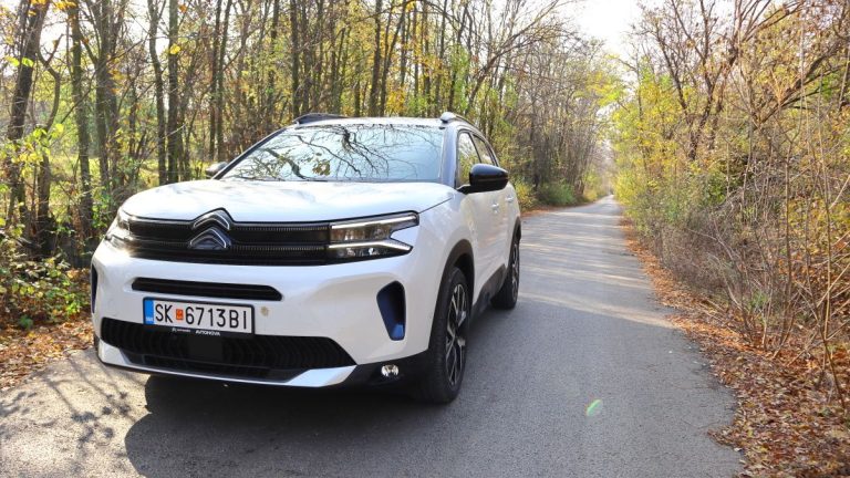 Тест · Citroen C5 Aircross SUV · Кога го асфалтирале патот?