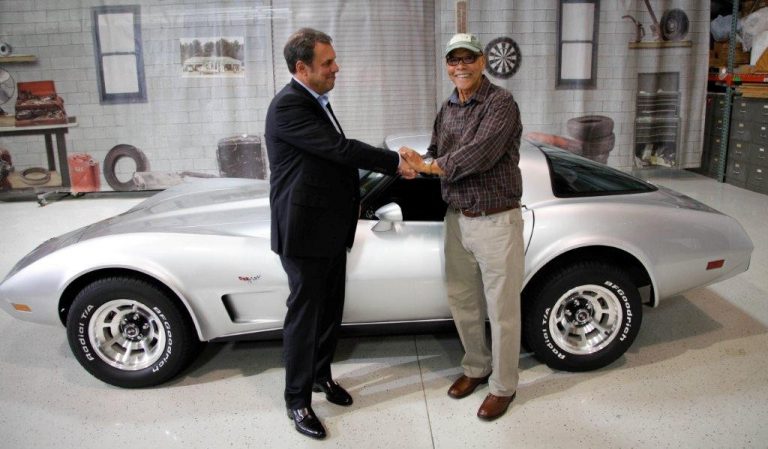 Украдена Corvette пронајдена по 33 години и реставрирана на фабрички трошок