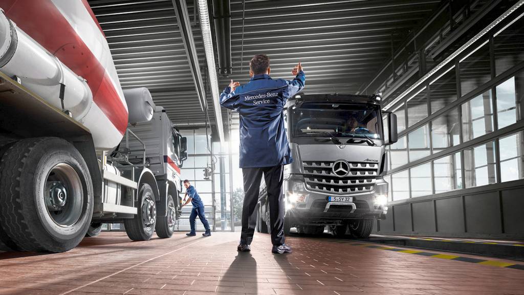 daimler камиони сервисирање криза Сервисите за камиони на Daimler остануваат отворени