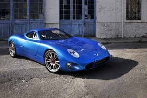 Конструкторот е воедно и дизајнер на Toroidion, како што е вообичаено кај „автомобилите од соништата“