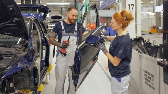 fabrika volkswagen zwickau delovi rezervni stari vozila